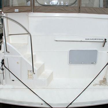 1998 Silverton 322 motor yacht