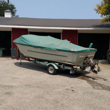 1967 Starcraft inboard 4 cylinder motorboat