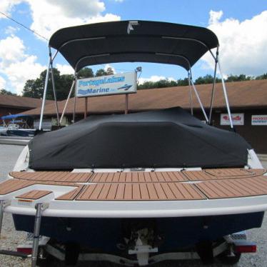 2015 Starcraft limited 20 deck boat