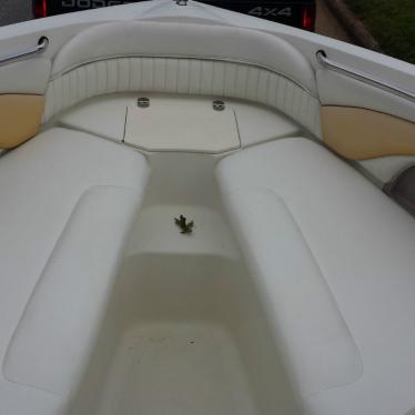 2005 Stingray 230lx