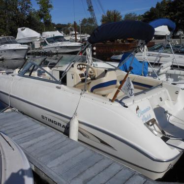 2002 Stingray 220dds deck boat / bowrider