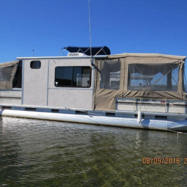 2003 Sun Tracker 32' party hut