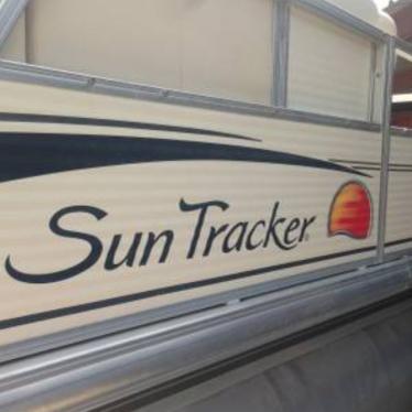 2008 Sun Tracker fishin' barge