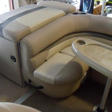 2014 Sun Tracker 20 dlx signature party barge