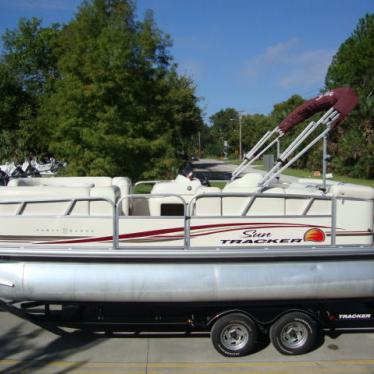 2011 Sun Tracker 21 party barge