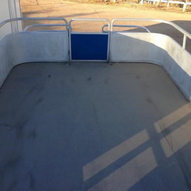 1986 Sun Tracker party barge - 28