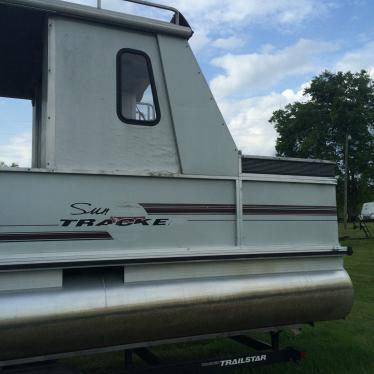 1996 Sun Tracker party barge 30