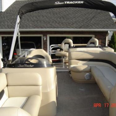 2013 Sun Tracker 2013 115 hp four stroke