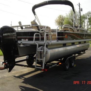 2013 Sun Tracker 2013 115 hp four stroke