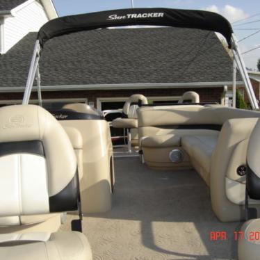 2013 Sun Tracker 2013 115 hp four stroke