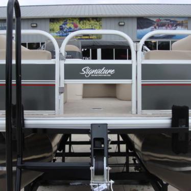 2015 Sun Tracker pontoon 16' dlx