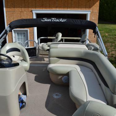 2012 Sun Tracker 22dlx