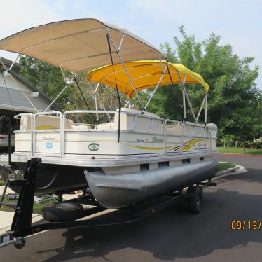 2008 Sun Tracker party barge 21