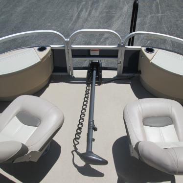2012 Sun Tracker fishin barge 22 dlx
