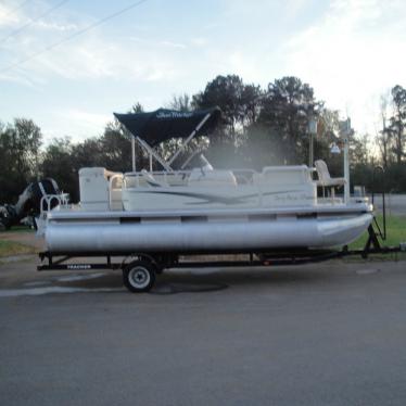 2010 Sun Tracker party barge 20