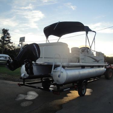 2010 Sun Tracker party barge 20