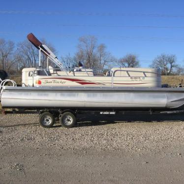 2009 Sun Tracker party barge 24