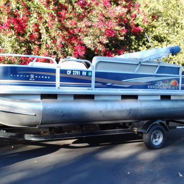 2013 Sun Tracker fishin barge 20 dlx