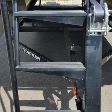 2015 Sun Tracker used sun tracker pontoon - very good condition