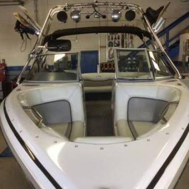 2003 Supra launch ssv gravity/ open bow