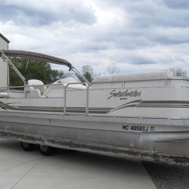 Sweetwater 2002 for sale for $8,000 - Boats-from-USA.com