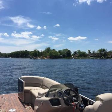 2015 Tahoe ltz entertainer pontoon