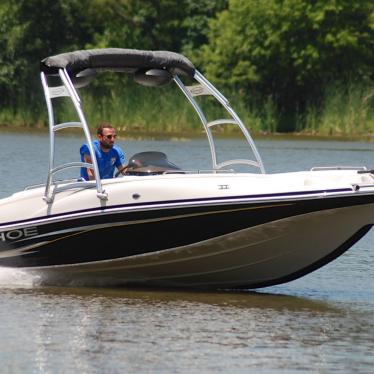 2007 Tahoe 215 wake fish deck