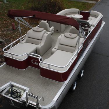 2015 Tahoe 26 ft. tmltz rear lounger