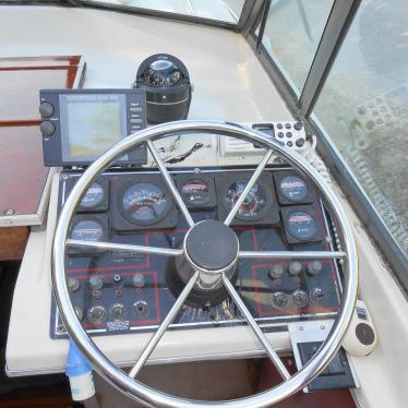 1984 Thompson cabin cruiser