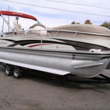 2008 Tracker party barge