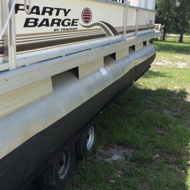 2003 Tracker party barge