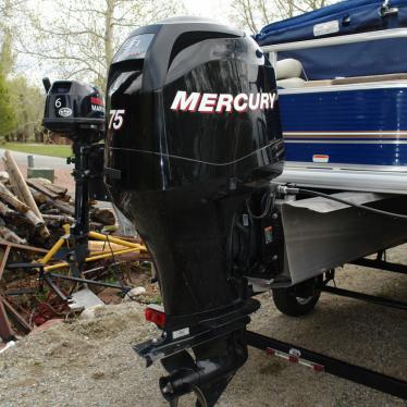 2012 Tracker fishing barge dlx 20