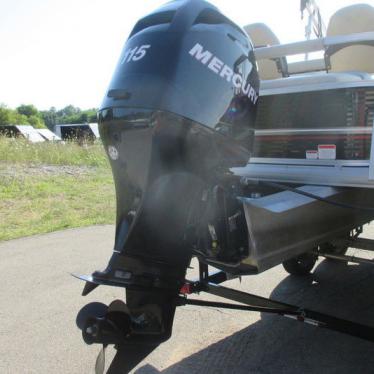 2012 Tracker 24 fishin barge dlx