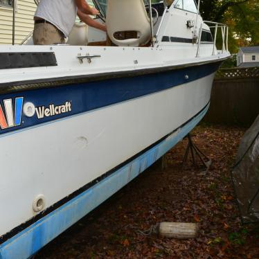 WELLCRAFT 248 SPORTSMAN 1985 for sale for $200 - Boats-from-USA.com