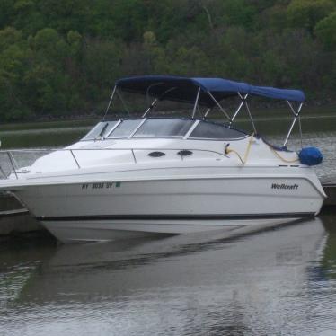 2000 Wellcraft 2400 martinique