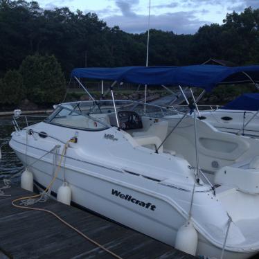 2000 Wellcraft 2400 martinique