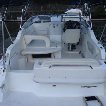 2000 Wellcraft 2400 martinique