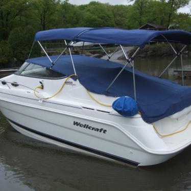 2000 Wellcraft 2400 martinique