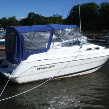 2000 Wellcraft 2400 martinique