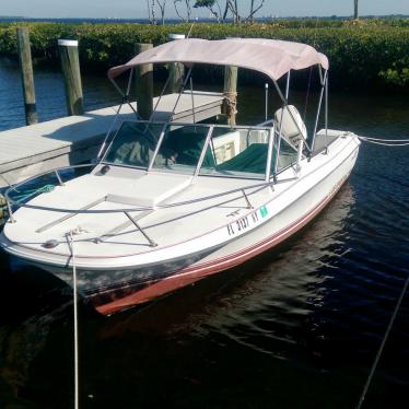 1990 Wellcraft v20 steplift sport cuddie cabin