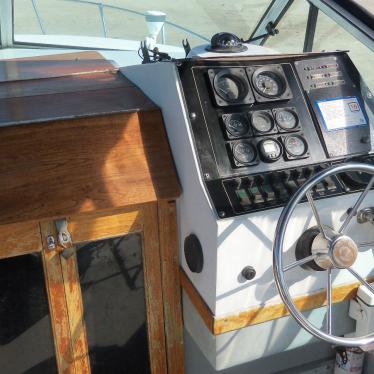 1985 Wellcraft 23 aft cabin