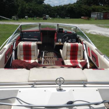 1986 Wellcraft elite 200