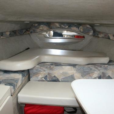 1998 Wellcraft 260e cabin cruiser