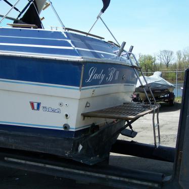 1984 Wellcraft 310 express cruiser