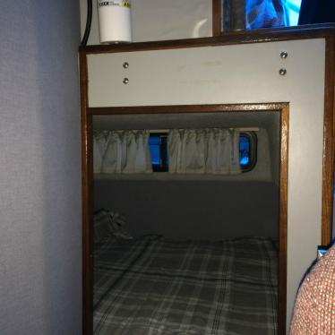 1985 Wellcraft 260 aft cabin