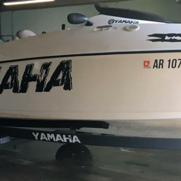 2000 Yamaha ls2000