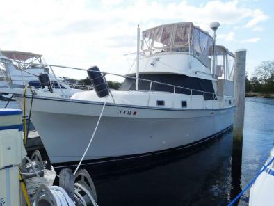 2005 Maxum 17ft boat