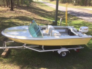 1977 Glastron 15ft boat