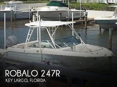 Robalo 247R 2015