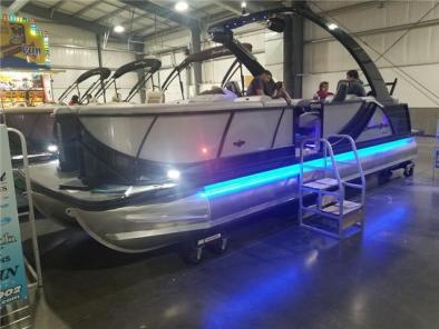 SOUTHBAY 525 RS SUPERSPORT ARCH -- 2018